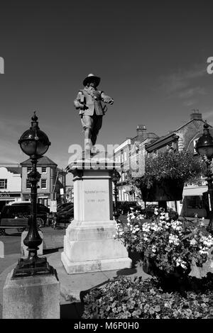 The Oliver Cromwell Statue, market square, St Ives town, Cambridgeshire, England, UK Stock Photo