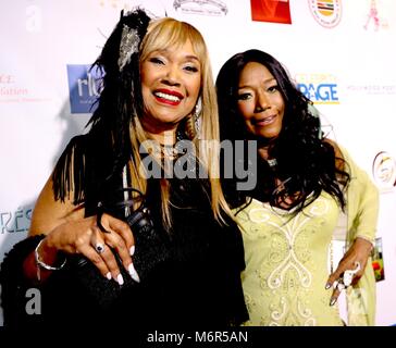 Hollywood, California, USA. 4th Mar, 2018. I15969CHW.The 3rd Roger Neal Style Hollywood (RNSH) Oscar Viewing Black Tie Dinner Gala Presented by Suzan Hughes Education Foundation S.H.E .The Hollywood Museum, Hollywood, CA USA.03/04/2018.ANITA POINTER AND BONNIE POINTER OF THE POINTER SISTERS . © Clinton H.Wallace/Photomundo International/ Photos Inc Credit: Clinton Wallace/Globe Photos/ZUMA Wire/Alamy Live News Stock Photo