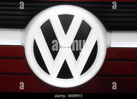Geneva, Switzerland. 06th Mar, 2018. A Volkswagen logo photographed on a VW I.D. VIZZION during the first press day of the Geneva Motor Show in Geneva, Switzerland, 06 March 2018. The 88th Geneva Motor Show starts on 08 March and ends on 18 March. About 180 exhibitors will be displaying 900 models and the organisers expect 700,000 visitors. Credit: dpa picture alliance/Alamy Live News Stock Photo