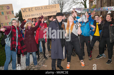 Sheffield, UK, 6th March 2018.  University of Sheffield Vice-Chancellor Sir Keith Burnett with students and staff on strike over proposed pension reform, outside the university's Firth Court. Sir Keith is on his way to a meeting in Sheffield with local representatives of the Universities and Colleges Union (UCU), while the students are celebrating Sir Keith's return to the university. Credit: Richard Bradford/Alamy Live News Stock Photo