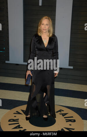 BEVERLY HILLS, CA - MARCH 04: Faye Dunaway  attends the 2018 Vanity Fair Oscar Party hosted by Radhika Jones at Wallis Annenberg Center for the Performing Arts on March 4, 2018 in Beverly Hills, California.  People:  Faye Dunaway Stock Photo