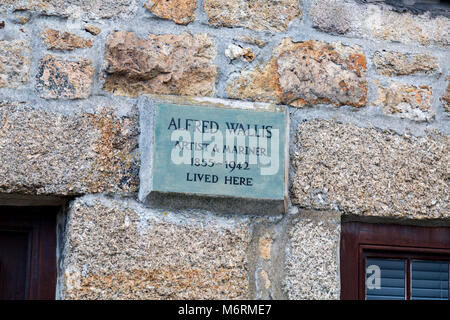 A small terraced house with plaque, the former home of Alfred Wallis, artist and mariner, is now a holiday cottage in St Ives, Cornwall, England, UK Stock Photo