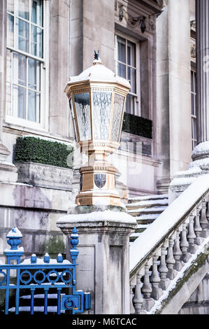 Mansion House London covered in snow during The Beast from the East and Storm Emma snow fall in February 2018. Stock Photo
