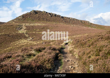 Dark Peak moorland in Autumn. Ringing Roger on the southern edge of Kinder Scout, Derbyshire, Peak District National Park, England, UK Stock Photo