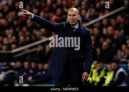 Paris, France, March 6, 2018. Zinedine Zidane Coach of Real Madrid UCL Champions League match between PSG vs Real Madrid at the Parc des Princes stadium in Credit: Gtres Información más Comuniación on line, S.L./Alamy Live News Stock Photo