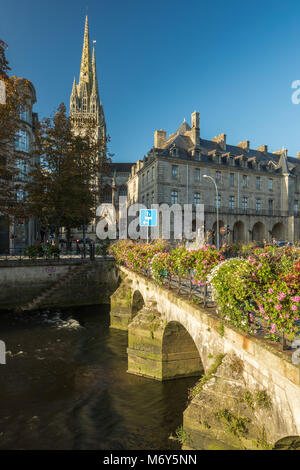 A bridge over the Odet to Cathedrale Saint Corentin and the Old Town, Quimper, Finisterre, Bretagne, France Stock Photo