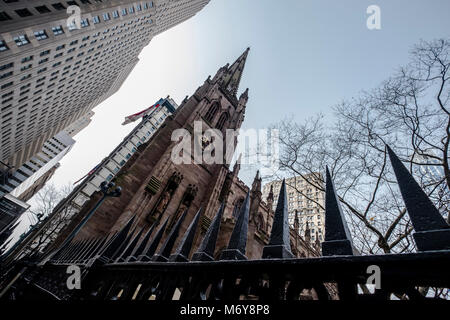Trinity Church by Broadway Avenue, Downtown Manhattan, NY, USA Stock Photo