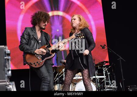 Carol Decker of T'Pau entertains fans at Let's Rock Bristol, the Bristol Retro Festival, Bristol, England, June 2017 Stock Photo