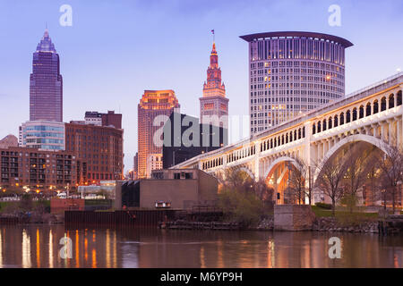 Detroit Superior Bridge over Cuyahoga River and downtown skyline, Cleveland, Ohio, USA Stock Photo