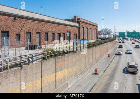The City of Chicago with the Dan Ryan Expressway and the Chicago Stock Photo: 18603095 - Alamy