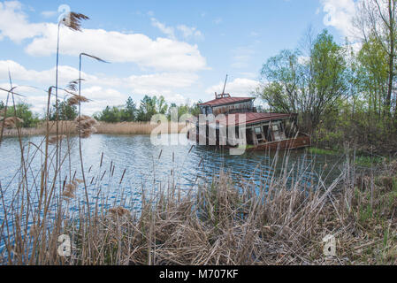 Ukraine, Chernobyl: Abandoned vehicles, houses and places from the evacuated Chernobyl exclusion zone. Photo: Alessandro Bosio Stock Photo