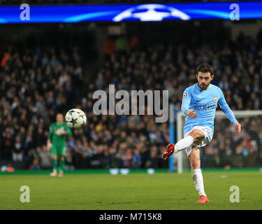 Manchester, UK. 7th March 2018 , Champions League Round of 16 leg 2, Manchester City versus FC Basel; Bernardo Silva #20 of Manchester City crosses the ball Stock Photo