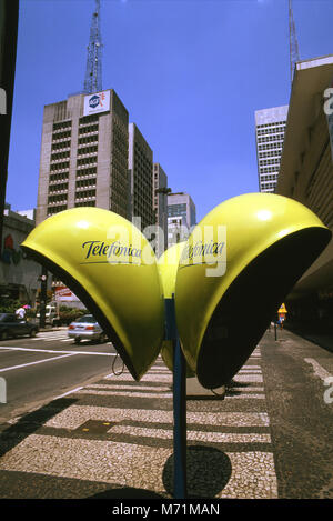 Public telephone, Telefonica, Paulista Avenue, Sao Paulo, Brazil Stock  Photo - Alamy