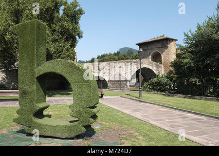 Puente Viejo, Zubi Zaharra, Medieval bridge, Balmaseda, Vizcaya, Pais Vasco, Spain, Stock Photo