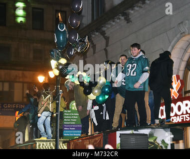 Philadelphia eagles parade hi-res stock photography and images - Alamy