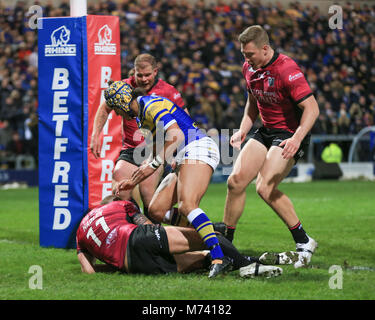Leeds, UK. 8th Mar, 2018. 8th Headingley Stadium, Leeds, England; Betfred Super League, round 5, Leeds Rhinos versus Hull FC;  Dean Hadley of Hull FC goes over for a try Credit: News Images/Alamy Live News Stock Photo