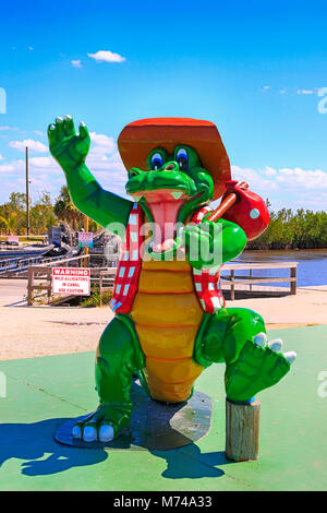Florida Sunrise,Fort Ft. Lauderdale,Sawgrass Mills mall,ceramic alligator ,art,Gator Glam,fiberglass,sculpture,mosaic,looking FL130731053 Stock Photo  - Alamy