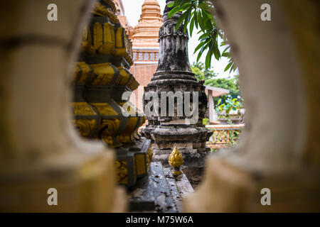 Ounalom pagoda is a wat located on Sisowath Quay in Phnom Penh, Cambodia, near the Royal Palace of Cambodia. Stock Photo