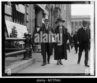 Chauncy & Mrs. Depew, 5-19-22 LOC npcc.06240 Stock Photo