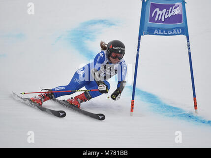 Ofterschwang, Germany. 09 March 2018, Germany, Ofterschwang: alpine skiing, World Cup, women, giant slalom, first run: Italy's Sofia Goggia in action. Photo: Angelika Warmuth/dpa Credit: dpa picture alliance/Alamy Live News Stock Photo