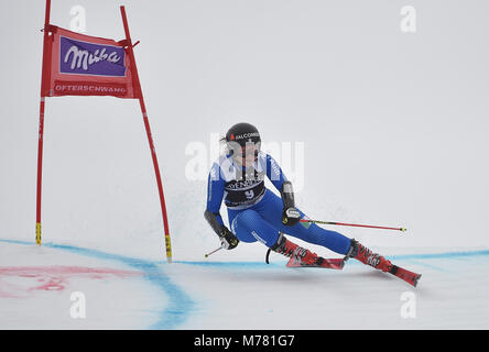 Ofterschwang, Germany. 09 March 2018, Germany, Ofterschwang: alpine skiing, World Cup, women, giant slalom, first run: Italy's Sofia Goggia in action. Photo: Angelika Warmuth/dpa Credit: dpa picture alliance/Alamy Live News Stock Photo