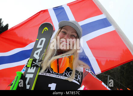 Ofterschwang, Germany. 09 March 2018, Germany, Ofterschwang: alpine skiing, World Cup, Women's, giant slalom, second run: Ragnhild Mowinckel of Norway celebrates her victory. Photo: Stephan Jansen/dpa Credit: dpa picture alliance/Alamy Live News Stock Photo