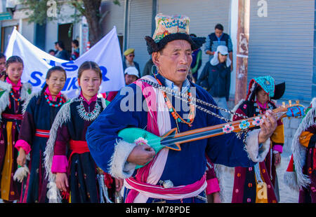 Unidentified Ladakhi people with traditional costumes participates in the Ladakh Festival in Leh India Stock Photo