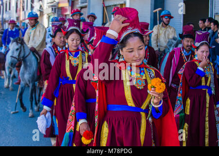 Unidentified Ladakhi people with traditional costumes participates in the Ladakh Festival in Leh India Stock Photo