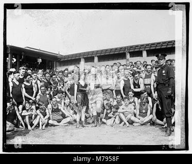 A photograph of the 1920 Bathing Beach Beauty Contest featuring Eliz
