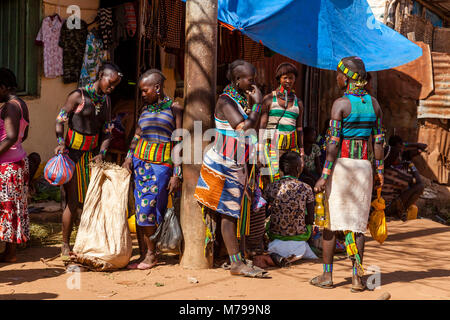 A Group Of Young Hamar Women At The Saturday Tribal Market In Dimeka, Omo Valley, Ethiopia Stock Photo