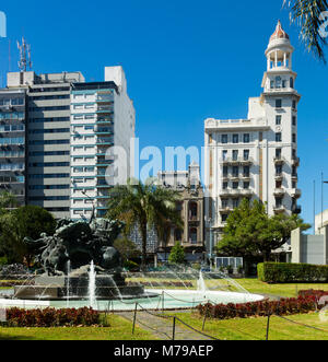 Plaza Juan Pedro Fabini with historic memorial to heroes and fountain in center of Montevideo. Uruguay, South America Stock Photo