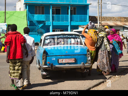 Harari famous peugeot 404 taxi in the old town, Harari region, Harar, Ethiopia Stock Photo