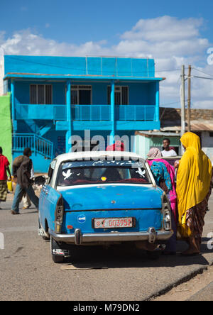 Harari famous peugeot 404 taxi in the old town, Harari region, Harar, Ethiopia Stock Photo