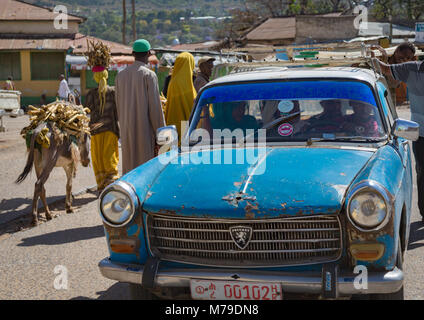 Harari famous peugeot 404 taxi in the old town, Harari region, Harar, Ethiopia Stock Photo