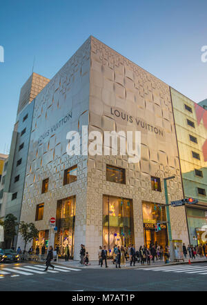 Japan, Tokyo City, Ginza district, Chuo Dori, Louis Vuitton Shop Stock Photo