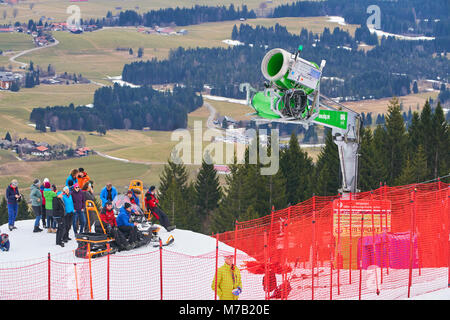 Ofterschwang, Germany. 09th Mar, 2018. snow machine cannon at the women giant slalom FIS World Cup race in Ofterschwang, Germany March 09, 2018. Credit: Peter Schatz/Alamy Live News Stock Photo