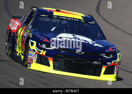Avondale, Arizona, USA. 9th Mar, 2018. March 09, 2018 - Avondale, Arizona, USA: William Byron (24) brings his car through the turns during practice for the Ticket Guardian 500(k) at ISM Raceway in Avondale, Arizona. Credit: Chris Owens Asp Inc/ASP/ZUMA Wire/Alamy Live News Stock Photo