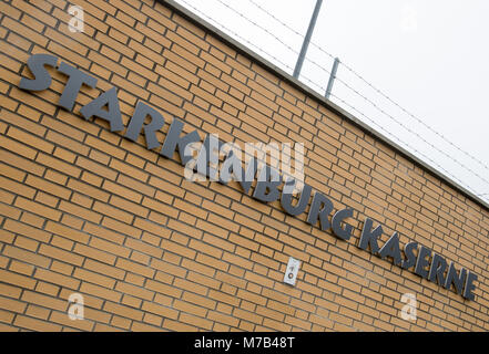 09 March 2018, Germany, Darmstadt: The lettering of the Bundeswehr barracks in Starkenburg standing on the wall of the entrance gate. Darmstadt is growing quickly and urgently plans on building used appartments on the grounds of the Bundeswehr barracks near the main station. Photo: Fabian Sommer/dpa Stock Photo