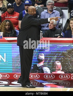 Los Angeles, CA, USA. 9th Mar, 2018. LA Clippers assistant coach Mike Woodson during the Cleveland Cavaliers vs Los Angeles Clippers at Staples Center on March 9, 2018. (Photo by Jevone Moore) Credit: csm/Alamy Live News Stock Photo