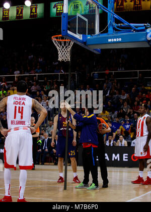 Barcelona, Spain. 9th Mar, 2018.  The basket was change during the 2017/2018 Turkish Airlines EuroLeague Regular Season Round 25 game between FC Barcelona Lassa and Crvena Zvezda mts Belgrade at Palau Blaugrana on March 9, 2018 in Barcelona, Spain. Credit: UKKO Images/Alamy Live News Stock Photo