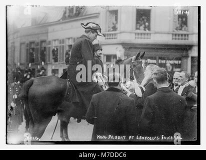 King Albert on horse at King Leopold's funeral, Belgium LCCN2014684459 Stock Photo