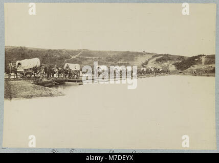 Wagon train crossing pontoon bridge, Rappahannock River, below Fredericksburg, Va LCCN2012649536 Stock Photo