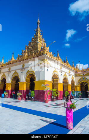 Mahamuni Pagoda in Mandalay, Myanmar Stock Photo