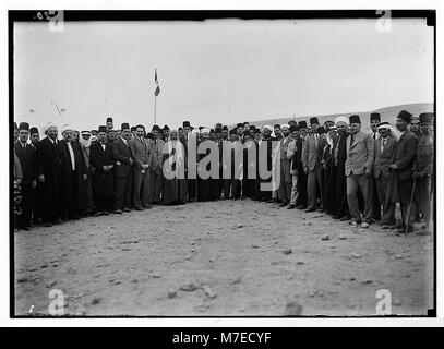 Pan-Islamic conference. Gathers at Shunet Nimrin, Transjordan. Group of delegates LOC matpc.03056 Stock Photo