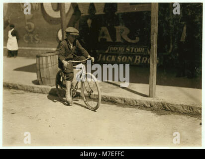 10 year old delivery boy for an Opelika drug store. Gets $3 a week. LOC nclc.03943 Stock Photo