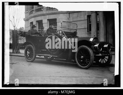This image depicts President William Howard Taft and General Clarence ...