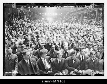 President William Howard Taft at the Allis Chalmers works, a visit ...