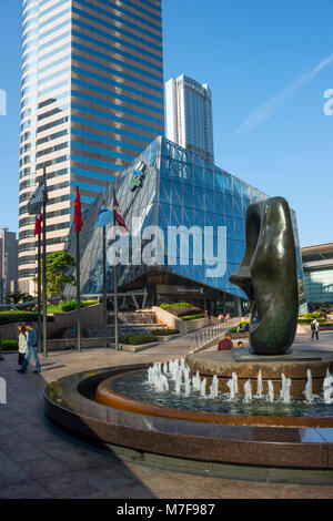 Exchange Square Plaza with The Forum and Henry Moore sculpture, Hong Kong Stock Photo