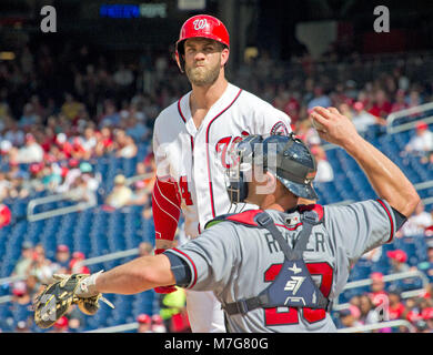Washington Nationals right fielder Bryce Harper (34) grimaces between pitches as he bats in the seventh inning against the Atlanta Braves at Nationals Park in Washington, D.C. on Sunday, August 14, 2016.  The Nationals won the game 9 - 1. Credit: Ron Sachs / CNP/MediaPunch ***FOR EDITORIAL USE ONLY*** Stock Photo