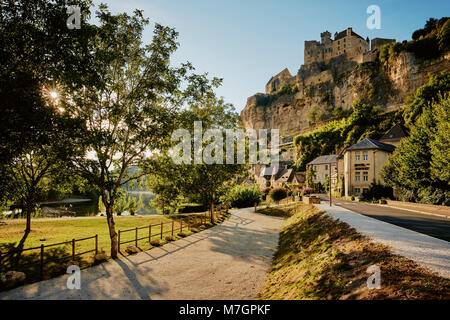 The medieval Chateau de Beynac in Beynac et Cazenac on the Dordogne River, Dordogne France. Stock Photo